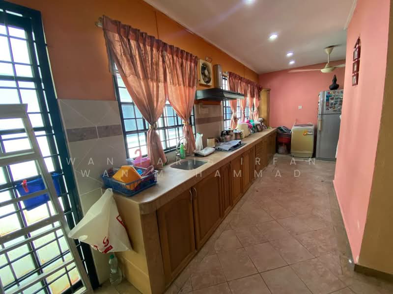 Rumah Teres 2 Tingkat untuk Dijual di Usj 11 (Subang Jaya) - Wan Faris Irfan Wan Mohammad - Kitchen - PropertyGuru.com.my