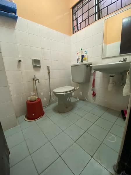 Rumah Teres 2 Tingkat untuk Dijual di Usj 11 (Subang Jaya) - Wan Faris Irfan Wan Mohammad - Bathroom - PropertyGuru.com.my