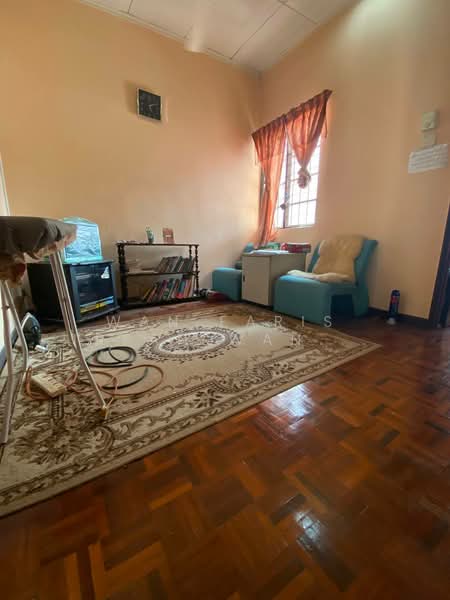 Rumah Teres 2 Tingkat untuk Dijual di Usj 11 (Subang Jaya) - Wan Faris Irfan Wan Mohammad - Living Room - PropertyGuru.com.my