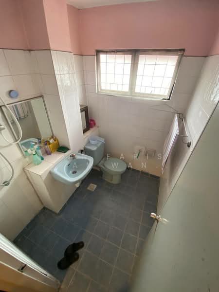 Rumah Teres 2 Tingkat untuk Dijual di Usj 11 (Subang Jaya) - Wan Faris Irfan Wan Mohammad - Bathroom - PropertyGuru.com.my
