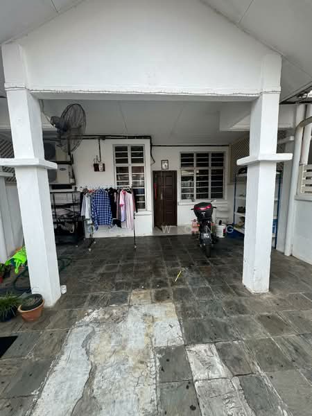 1-storey Terraced House for Sale in Taman Dato Demang (Seri Kembangan) - Joey Wong - Exterior - PropertyGuru.com.my