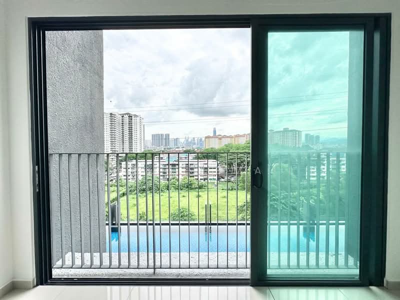 Kondominium untuk Dijual di Ixora Residence - Azrul Ismail - Balcony - PropertyGuru.com.my