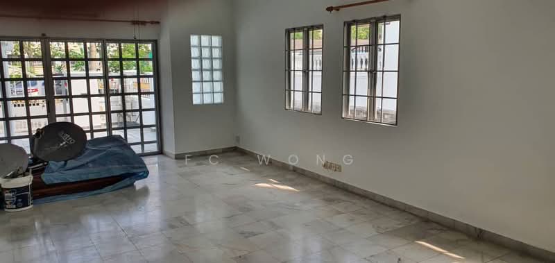 Rumah Teres 2 Tingkat untuk Dijual di BANDAR PUCHONG JAYA (Puchong) - FC Wong - Living Room - PropertyGuru.com.my