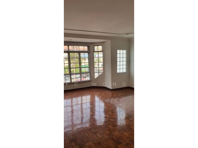 Rumah Teres 2 Tingkat untuk Dijual di BANDAR PUCHONG JAYA (Puchong) - FC Wong - Living Room - PropertyGuru.com.my