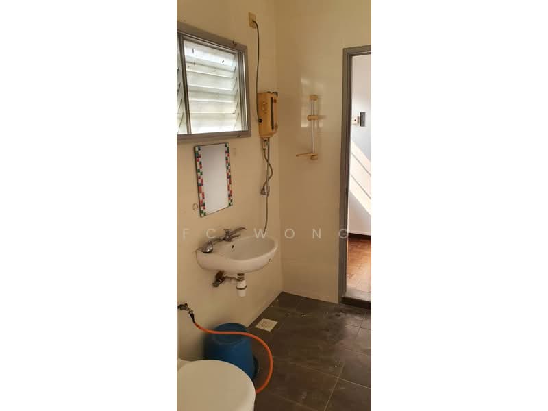 Rumah Teres 2 Tingkat untuk Dijual di BANDAR PUCHONG JAYA (Puchong) - FC Wong - Bathroom - PropertyGuru.com.my