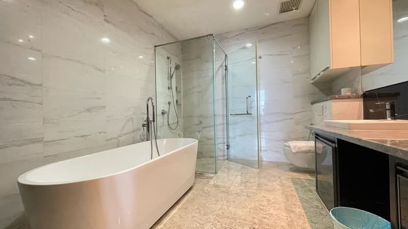 Servis Apartment untuk Disewa di The Face Suites (Platinum Suites) - Sandy Low - Bathroom - PropertyGuru.com.my