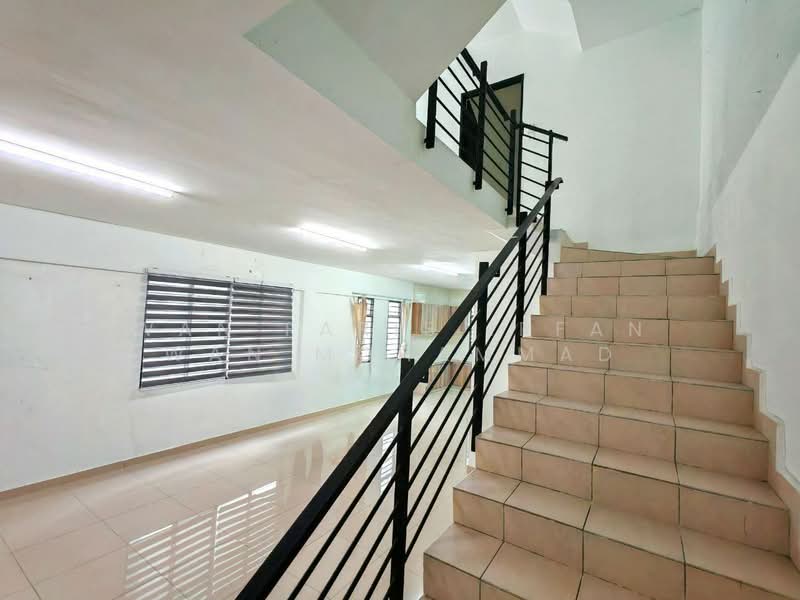 3-storey Terraced House for Sale in Kajang (Selangor) - Wan Faris Irfan Wan Mohammad - Corridor - PropertyGuru.com.my