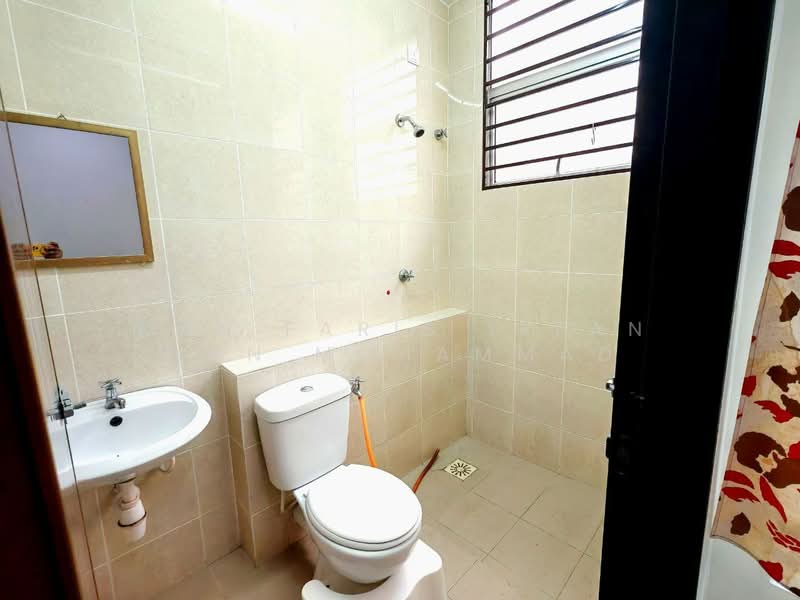 3-storey Terraced House for Sale in Kajang (Selangor) - Wan Faris Irfan Wan Mohammad - Bathroom - PropertyGuru.com.my
