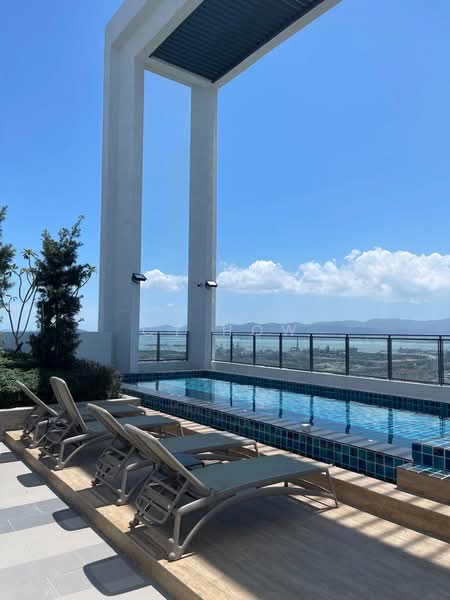 Service Residence for Rent at GEM Residences - CY How - Pool - PropertyGuru.com.my