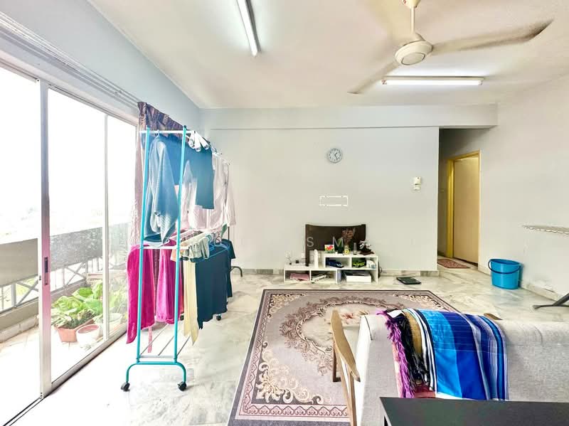 Kondominium untuk Dijual di Menara Alpha - Azrul Ismail - Living Room - PropertyGuru.com.my