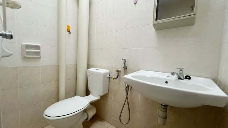Pangsapuri untuk Dijual di Asia Heights - Leong . - Bathroom - PropertyGuru.com.my