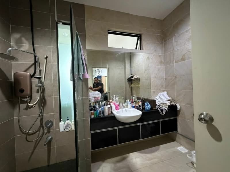 Rumah Kluster untuk Dijual di Taman Adda Heights (Tebrau) - Jason Tan - Bathroom - PropertyGuru.com.my