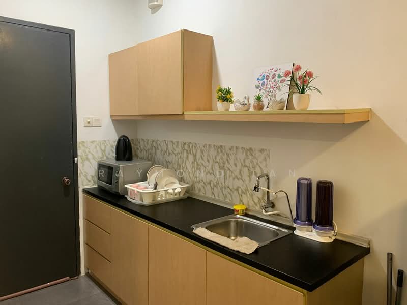 Servis Apartment untuk Dijual di Empire Damansara - Raymond Tan - Kitchen - PropertyGuru.com.my