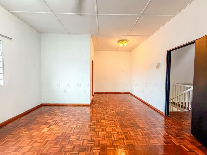 Terraced House for Sale in Seksyen 32, Kemuning Green Ville (Shah Alam) - Muhammed Nazri bin Mustapha - Living Room - PropertyGuru.com.my