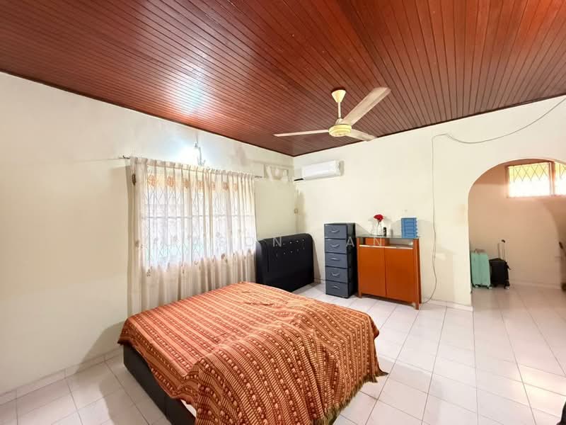 Rumah Banglo untuk Dijual di Taman Melodies (Johor Bahru) - Jason Tan - Bedroom - PropertyGuru.com.my