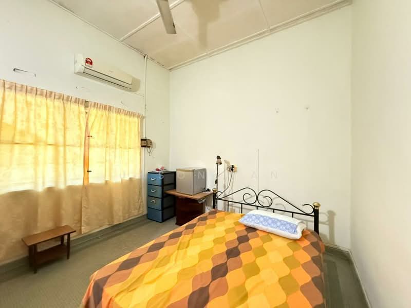 Rumah Banglo untuk Dijual di Taman Melodies (Johor Bahru) - Jason Tan - Bedroom - PropertyGuru.com.my