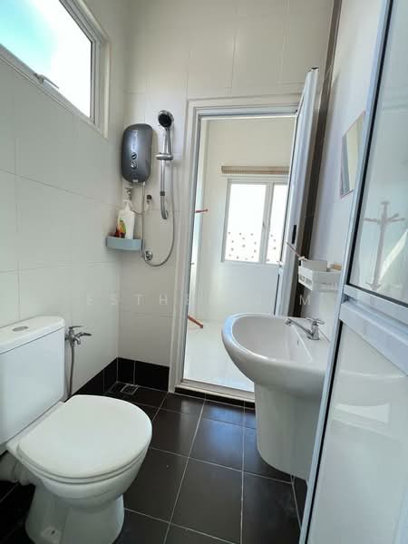 Rumah Teres untuk Dijual di Butterworth (Penang) - Esther Sim - Bathroom - PropertyGuru.com.my