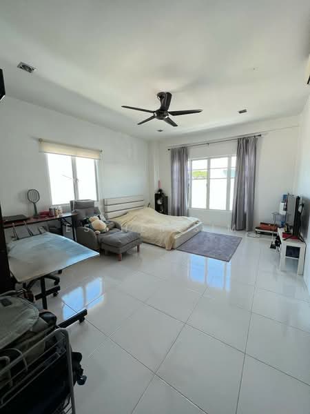Rumah Teres untuk Dijual di Butterworth (Penang) - Esther Sim - Master Bedroom -2 - PropertyGuru.com.my