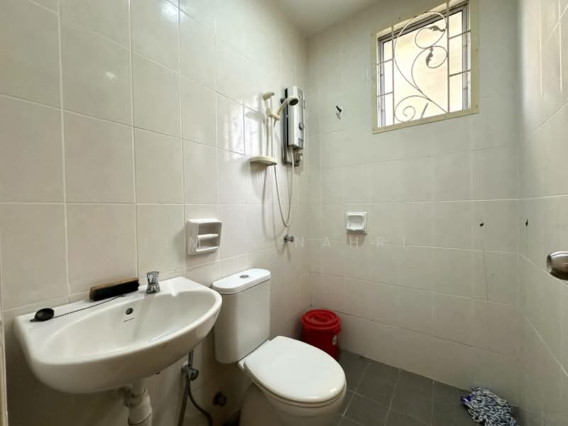 Rumah Berkembar untuk Dijual di Saujana Impian (Kajang) - Ilman Nahri - Bathroom - PropertyGuru.com.my