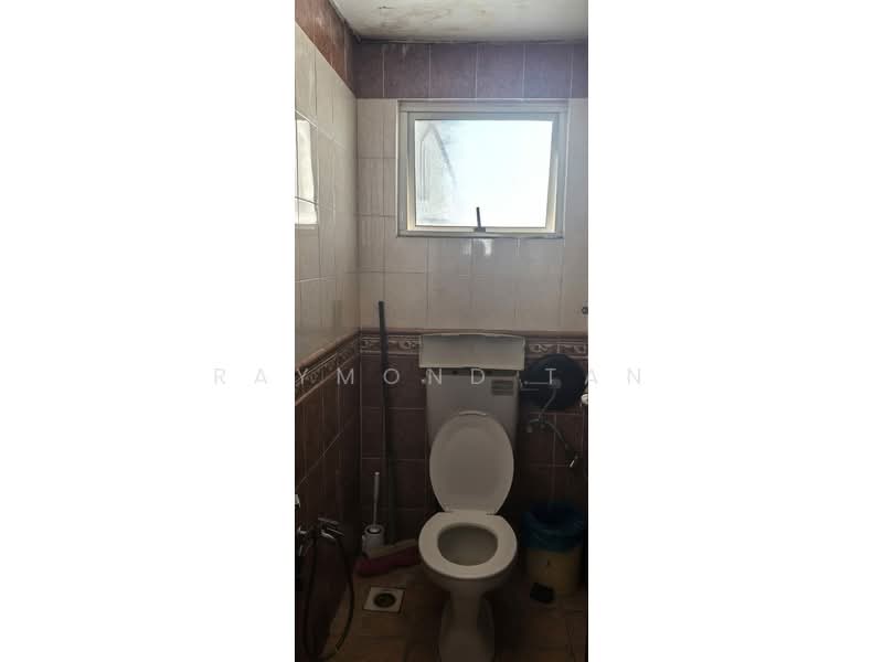 Pejabat untuk Dijual di Petaling Jaya (Selangor) - Raymond Tan - Bathroom - PropertyGuru.com.my