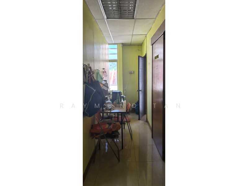 Pejabat untuk Dijual di Petaling Jaya (Selangor) - Raymond Tan - Corridor - PropertyGuru.com.my