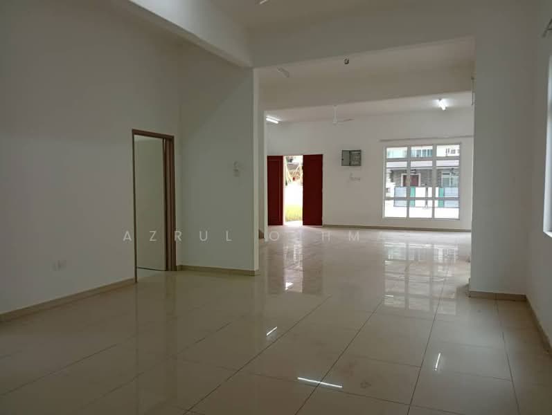 Rumah Banglo untuk Dijual di Senawang (Negeri Sembilan) - Azrul Othman - Living Room - PropertyGuru.com.my