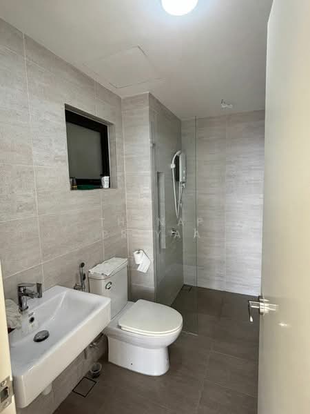 Servis Apartment untuk Disewa di SouthPlace Residences @ Tropicana Metropark - Thanap Priyaa - Bathroom - PropertyGuru.com.my