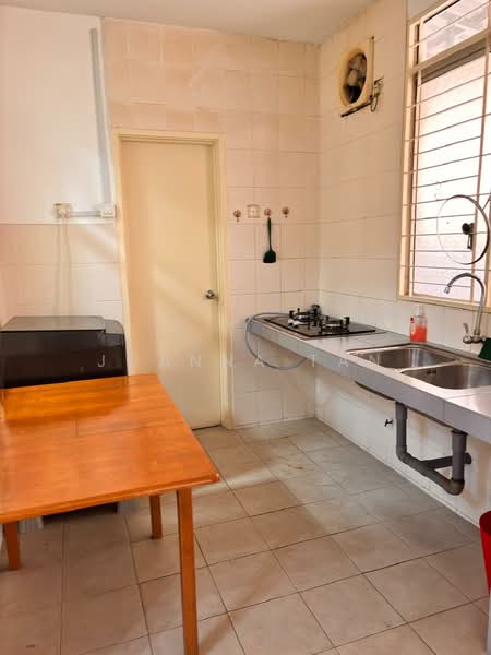 2-storey Terraced House for Rent in Kota Kemuning (Shah Alam) - Joanna Tan - Kitchen - PropertyGuru.com.my