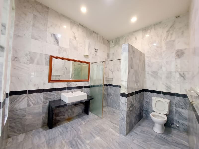 Bungalow for Sale in Jelapang (Ipoh) - Qazin Khoo - Bathroom - PropertyGuru.com.my