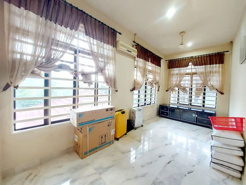 Bungalow for Sale in Jelapang (Ipoh) - Qazin Khoo - Living Room - PropertyGuru.com.my