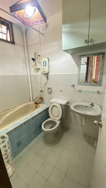Rumah Teres 1 Tingkat untuk Dijual di Taman Pelangi Indah (Ulu Tiram) - Zack Chow - Bathroom - PropertyGuru.com.my
