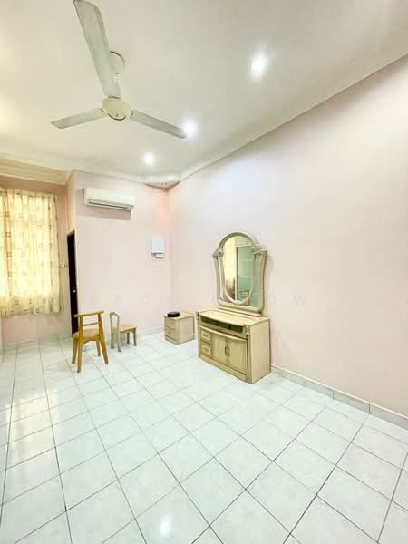 1-storey Terraced House for Sale in Taman Pelangi Indah (Ulu Tiram) - Zack Chow - Bedroom - PropertyGuru.com.my
