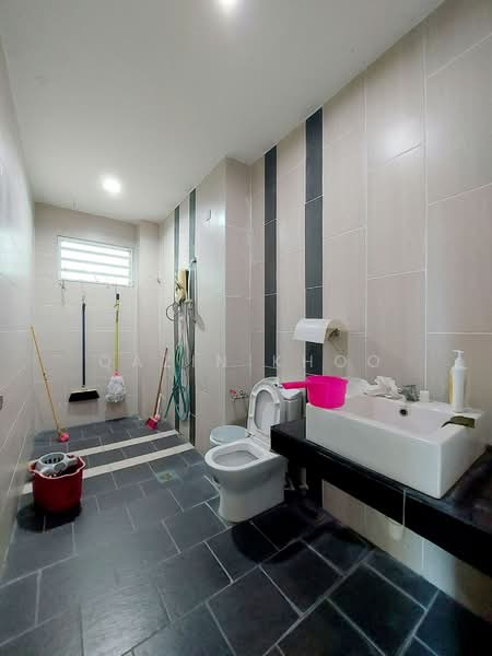 Semi-Detached House for Sale in Taman Tasek (Ipoh) - Qazin Khoo - Bathroom - PropertyGuru.com.my