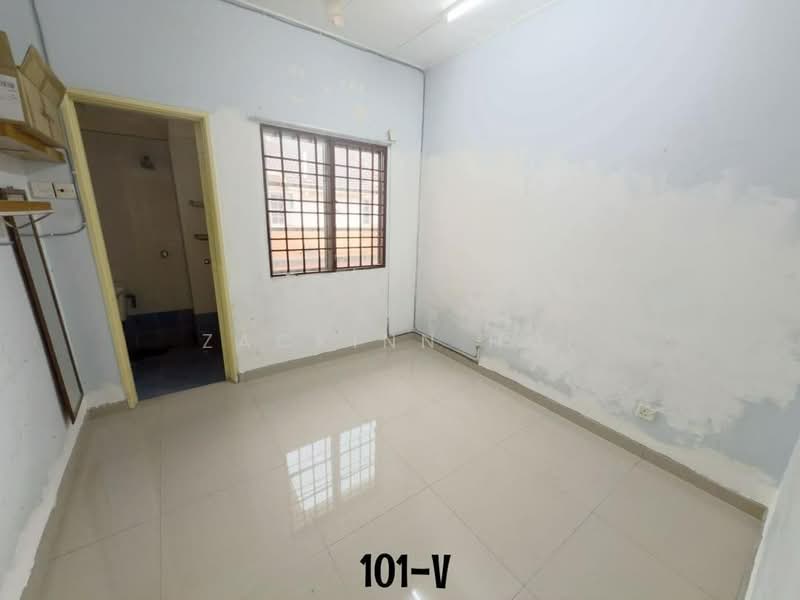 Terraced House for Sale in Bandar Botanic (Klang) - Zackinn Hoi - Interior - PropertyGuru.com.my
