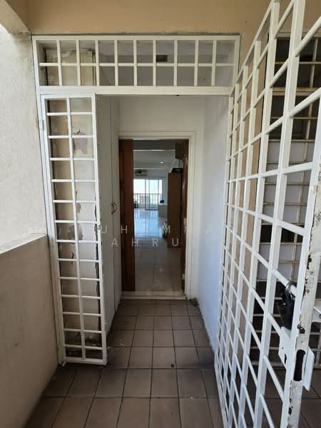 Pangsapuri untuk Dijual di Sri Bayu Apartments - Muhammad Shahrul Ridhwan Mehamad Nasir - Entrance - PropertyGuru.com.my