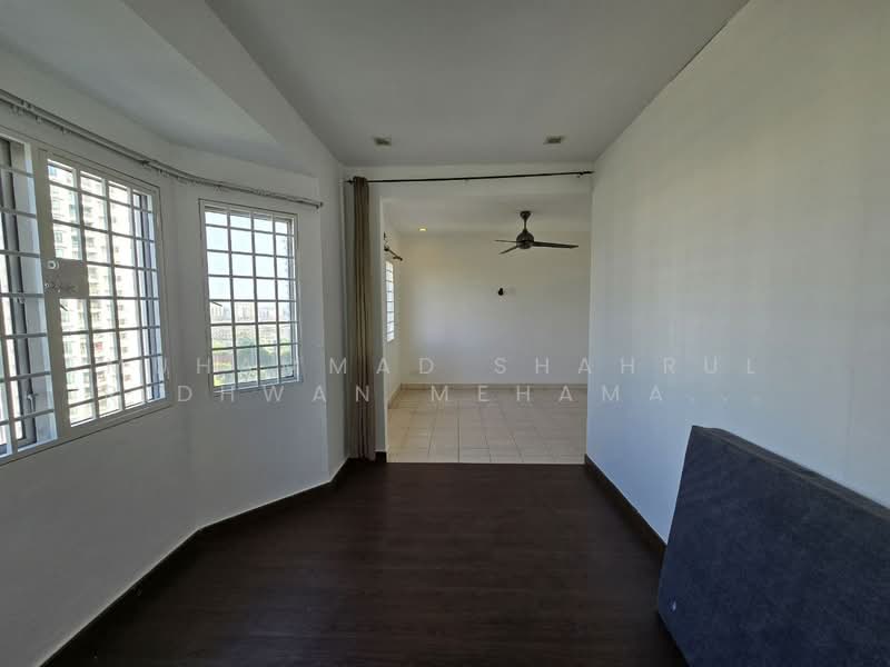 Pangsapuri untuk Dijual di Sri Bayu Apartments - Muhammad Shahrul Ridhwan Mehamad Nasir - Master Bedroom - PropertyGuru.com.my