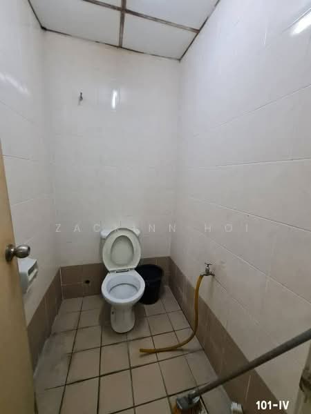 Kedai untuk Disewa di Bandar Bukit Tinggi 2 (Klang) - Zackinn Hoi - Bathroom - PropertyGuru.com.my