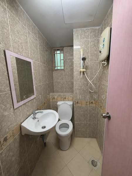Kondominium untuk Disewa di Kepong Sentral Condominium - Ketty Ching - Bathroom - PropertyGuru.com.my