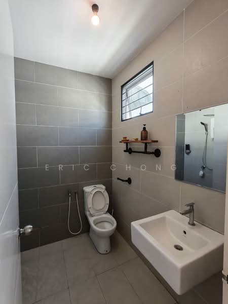 Rumah Teres 2 Tingkat untuk Disewa di Bandar Sri Sendayan (Negeri Sembilan) - Eric Chong - Bathroom - PropertyGuru.com.my