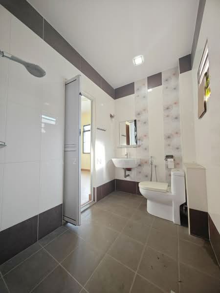 2-storey Terraced House for Sale in Taman Pertama (Ipoh) - Qazin Khoo - Bathroom - PropertyGuru.com.my