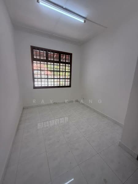 1.5-storey Terraced House for Sale in Taman Pelangi Indah (Ulu Tiram) - Ray Kiang - Interior - PropertyGuru.com.my
