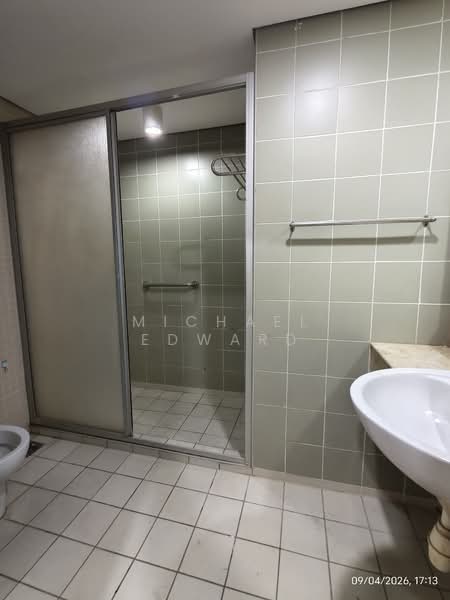 Servis Apartment untuk Dijual di Amcorp Serviced Suites - Michael Edward - Bathroom - PropertyGuru.com.my
