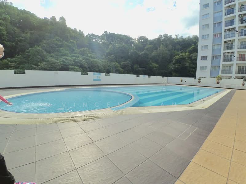 Kondominium untuk Dijual di Nusa Mewah Villa Condominium - Vincent Tan - Pool - PropertyGuru.com.my