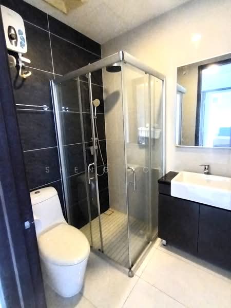 Condominium for Sale at Royal Strand @ Country Garden Danga Bay - Sheng Long - Bathroom - PropertyGuru.com.my