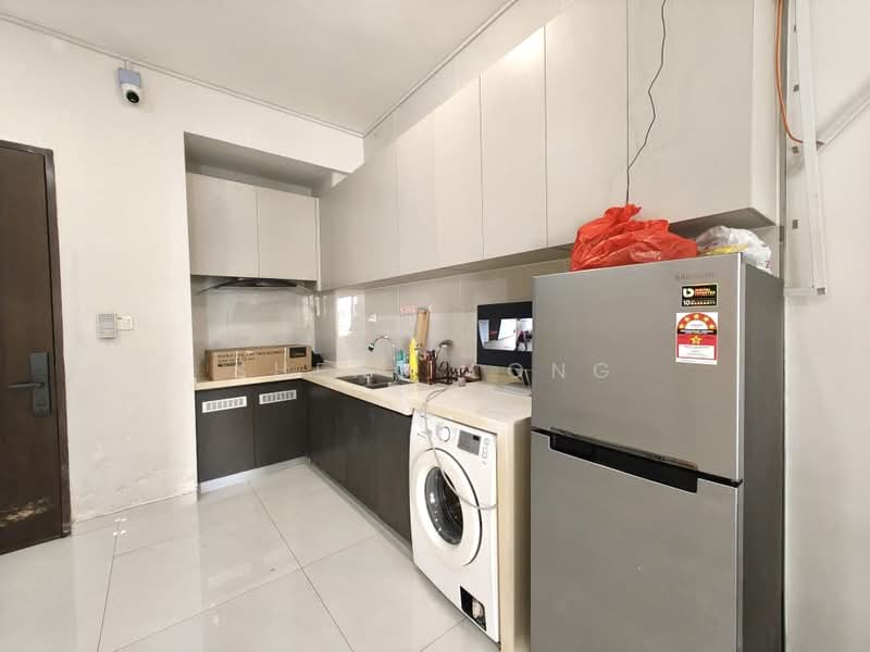 Condominium for Sale at Royal Strand @ Country Garden Danga Bay - Sheng Long - Kitchen - PropertyGuru.com.my