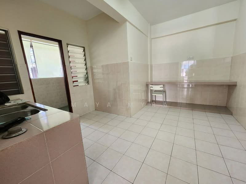 Pangsapuri untuk Dijual di Pangsapuri Miro - Maya Myra - Kitchen - PropertyGuru.com.my