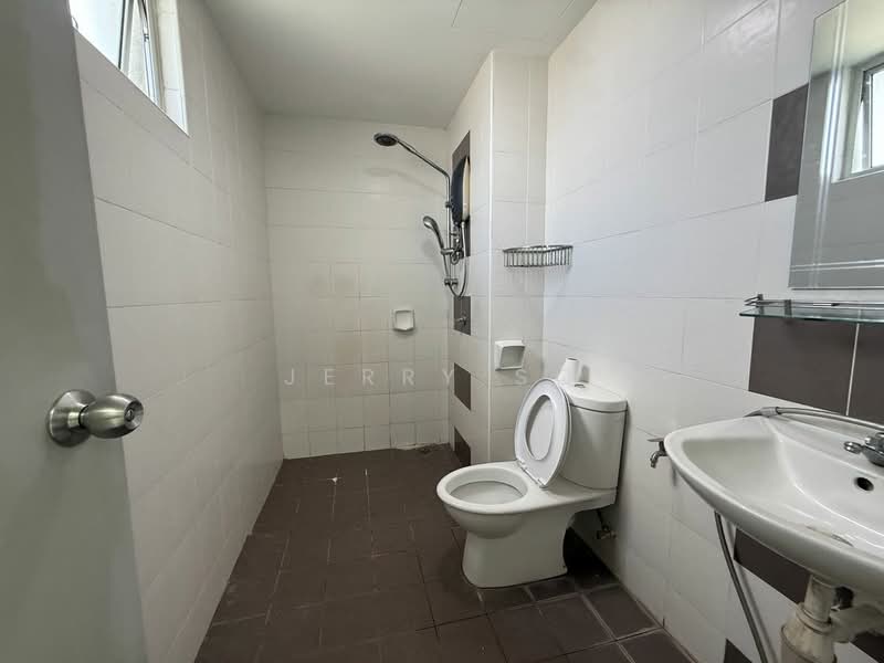 Condominium for Rent at The Golden Triangle Condominium - Jerry So - Bathroom - PropertyGuru.com.my
