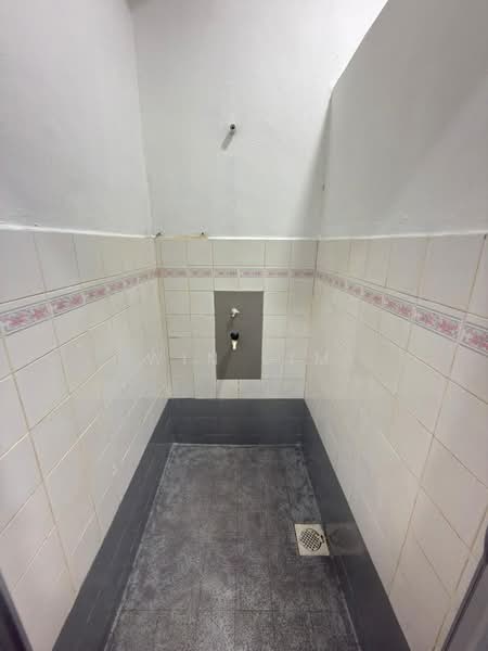 Rumah Teres 2 Tingkat untuk Dijual di Bandar Seri Alam (Masai) - Win Lim - Bathroom - PropertyGuru.com.my