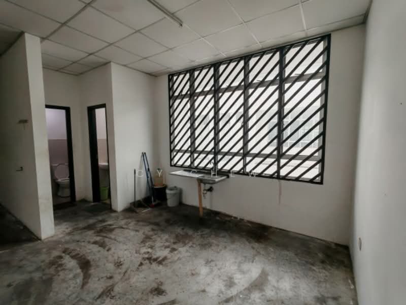 Kedai / Pejabat untuk Disewa di Taman Pasir Putih (Pasir Gudang) - CY Chew - Bathroom - PropertyGuru.com.my