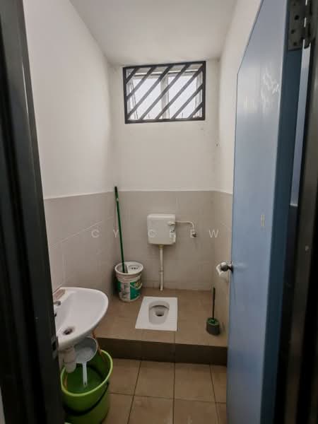 Kedai / Pejabat untuk Disewa di Taman Pasir Putih (Pasir Gudang) - CY Chew - Bathroom - PropertyGuru.com.my